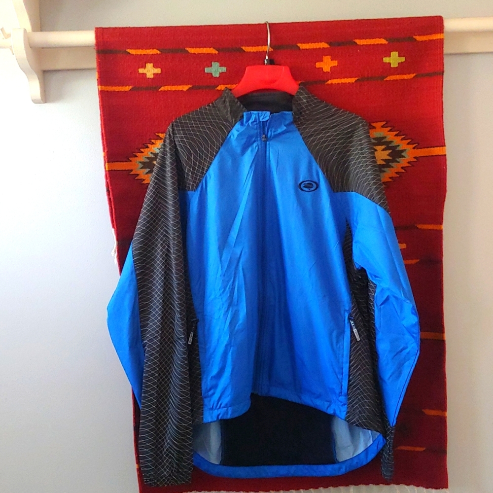 Cycling windbreaker